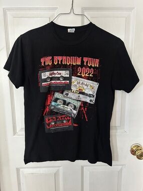 The Stadium Tour 2022 Concert Graphic Tee Motley Crue x Def Leppard Medium